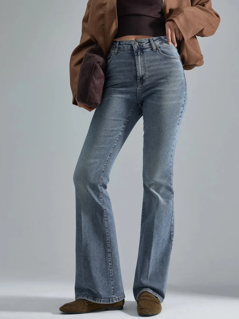 هيكاب جينز واسع بخصر عالٍ من سكووالو